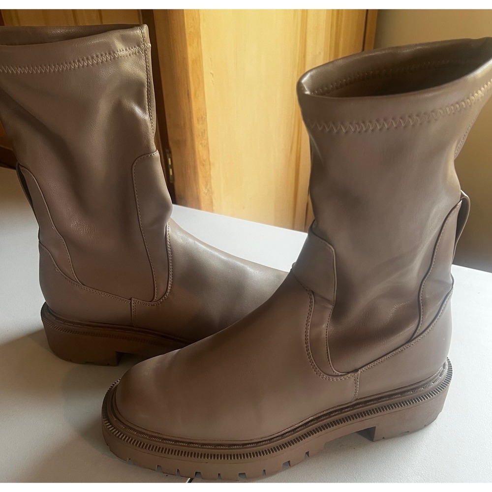 H & M‎ Chunky Platform Stretchy Platform Taupe Boot Size 40 (9)